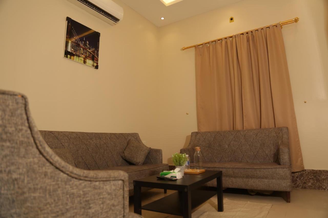 Spacious Apartments At Basla St 3 Mins From King Fahd Stadium Riyadh Luaran gambar